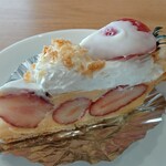 焼き菓子 アンテナ - いちごのカスタードクリームパイ