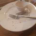 イグニッションスイッチ - 夢の跡
      
      全く期待してなかったけど、めちゃくちゃ美味しい。
      ロイホのクラブサンドとはダンチw
      パンが分厚くてゴージャス。
      ハムやチキンも分厚くてジューシーでした。
      お野菜がたっぷりで美味しい。
      おイモも大量、なんじゃこりゃ。