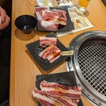 幸せの焼肉食べ放題　かみむら牧場　 - 