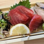 ステーキファイブと寿司六 - 刺身三種盛