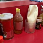 家系ラーメン とらきち家 - 卓上味変調味料２