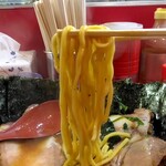 家系ラーメン とらきち家 - 麺リフト