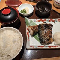 伊豆の旬 やんも 丸の内店 - 