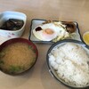 食堂 安兵衛 - 料理写真:ご飯は中盛り250円