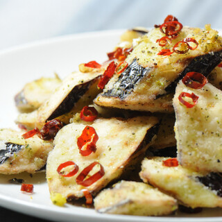 A dish that goes well with alcohol. Don't miss the fried eggplant with Japanese pepper!