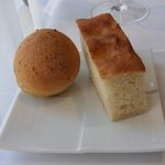 リストランテ ペガソ - 丸パンとフォカッチャ