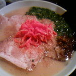 すがい 紺屋町店 - とんこつラーメン680円