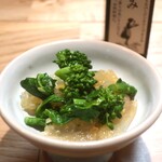 Chinese restaurant KUE - クラゲと菜の花の前菜アップ