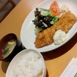 社 - 白身フライ定食　650円