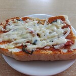 ベーカリーキッチン　プチドール - 料理写真:サルサピッツァ　172円