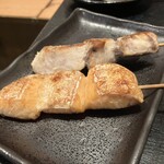 浜屋 - まぐろ串　　　　　　　290円
            トロサケ串　　　　　　290円