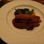 ラ・レゾナンス - お肉料理（シャラン鴨胸肉のロティエシャロットソース、サイドはプチベール、ブロッコリー、バターナッツ、絹さや、蕪、紫芋）