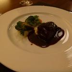 ラ・レゾナンス - お肉料理（和牛ホホ肉の赤ワイン煮、北あかりのピューレー添え、サイドはプチベール、ブロッコリー、バターナッツ、絹さや、蕪）