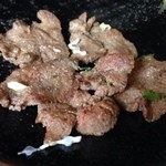 炭火焼肉 敏 - 既に食べた後の牛タン(^^