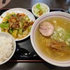 もりもり亭 - 塩ラーメン+回鍋肉+半ライス+サラダで850円（日替り定食）