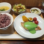 キッチン ブルー グローブ - カラフトマスのムニエル　白だし仕立てわさび菜とマスカルポーネのソース