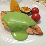 キッチン ブルー グローブ - 反対側から、わさび菜とマスカルポーネのソースはキレイ