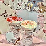 タリーズコーヒー - どちらも別に桜の味はしません。いちご味？