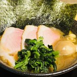Menya Ibushi - チャーシュー麺、燻製味玉トッピング