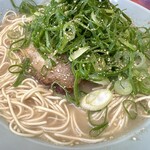 Ichiraku Ramen - ラーメン大盛り700円ねぎ多め！