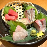 UMAMI日本酒弐番館 - 本マグロ入りお刺身4点盛り