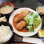 CAFE&PUB TOMMY - 料理写真:ジビエコロッケ定食¥1,380