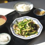 一休食堂 - 料理写真:レバニラ定食小ライス（レバニラ炒めは680円。定食にしたので少し値段が上がっているはず）。