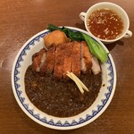 Chuugokuryouri Sui - 翠式咖哩炒飯排骨トッピング、中華スープ付き