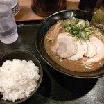 らーめん与七 - 料理写真: