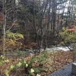 丸山珈琲  - 2013年11月：前を見ると川が流れています