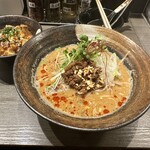 香氣 四川麺条 - 料理写真:担担麺と麻婆飯(小
