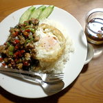 ソムタム - カオガパオガイカイダーオ　鶏ガパオごはん　ヒキ【ソムタム（横浜・阪東橋タイ料理）画像】