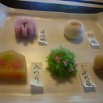 茶寮 宝泉 - 本日和菓子の見本