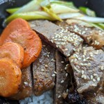 山川牧場 モータウンファクトリー ローストビーフサンドショップ - 肉が二段