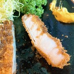 Tonkatsu Sakae - ゴールデンポーク断面