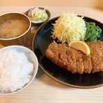 Tonkatsu Sakae - ゴールデンポーク特上とんかつ定食（170g）2,200円