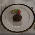 メインダイニング - 黒毛和牛フィレ肉のステーキ　トリュフ香るソース