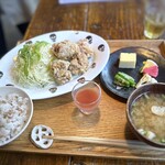 Hakata Robata Fisshuman - 上から。完全栄養定食と言うだけあり、食材や調理にも拘られているようです。