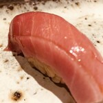 鮨 在 - 中トロ