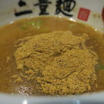 三豊麺 - 魚粉投入