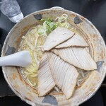 ラーメン専門店　八龍 - 味噌チャーシュー麺大盛り