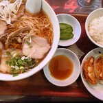 一番軒 - チャーシュー麺　餃子セット