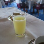 メインダイニング - グレープフルーツジュース