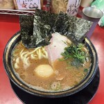 豚骨醤油ラーメン 王道家 - 