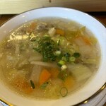 Guriru K - 野菜がたっぷり。スープだけでも一品の価値あり。