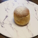 Boulangerie onni - 『ふんわりバター（200円税別）』