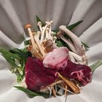 Toriou - 出汁を入れる前の牡丹・紅葉鍋(コース料理 鳥歐 焼鳥 ジビエコース)