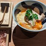 鳥歐 - 〆料理の親子丼とかつお節(コース料理 鳥歐 焼鳥 ジビエコース)