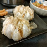 宮古2号店 宮古島の伝統料理 - にんにく揚げ