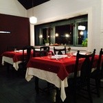 茨城レストラン　フェリチタ - 紅いテーブルクロスが冬には映えます。
